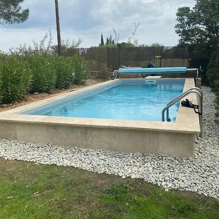 Havre De Paix Au Pont Du Gard Piscine Et Jacuzzi Chez Valerie Payre 펜션