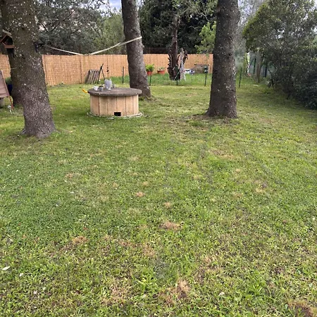 Havre De Paix Au Pont Du Gard Piscine Et Jacuzzi Chez Valerie Payre Сasa de vacaciones Vers Pont du Gard
