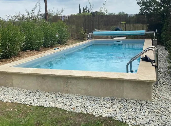 Havre De Paix Au Pont Du Gard Piscine Et Jacuzzi Chez Valerie Payre בית נופש