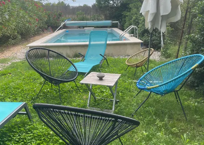 בית נופש Havre De Paix Au Pont Du Gard Piscine Et Jacuzzi Chez Valerie Payre *