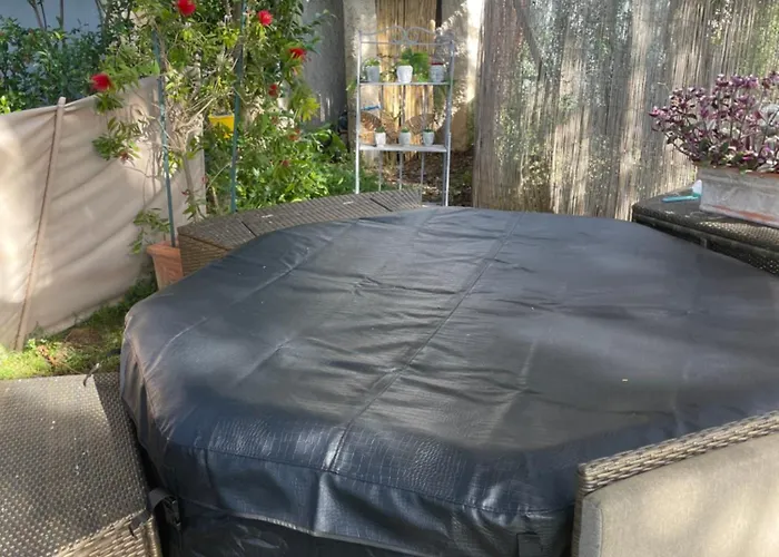 Havre De Paix Au Pont Du Gard Piscine Et Jacuzzi Chez Valerie Payre